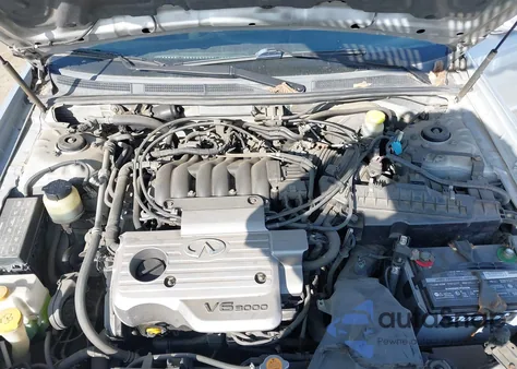 2001 Infiniti I30 Luxury z USA, uszkodzony, nr VIN JNKCA31AX1T021293